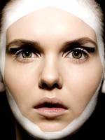 Make-Up: Griphée
Mannequin: Simona Kopecka@Karin Models
Prothésiste Ongulaire: Kamel Bouri
Photographe: Pierre Dal Corso
Retouche: Priya Sonn